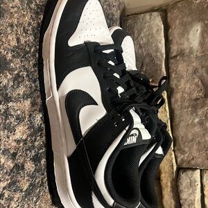 Nike Men's Classic Black and White Sneakers